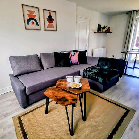 No 7 - Bright, Spacious 3 Bed Home With Parking & Wifi ฮายตัน ภายนอก รูปภาพ