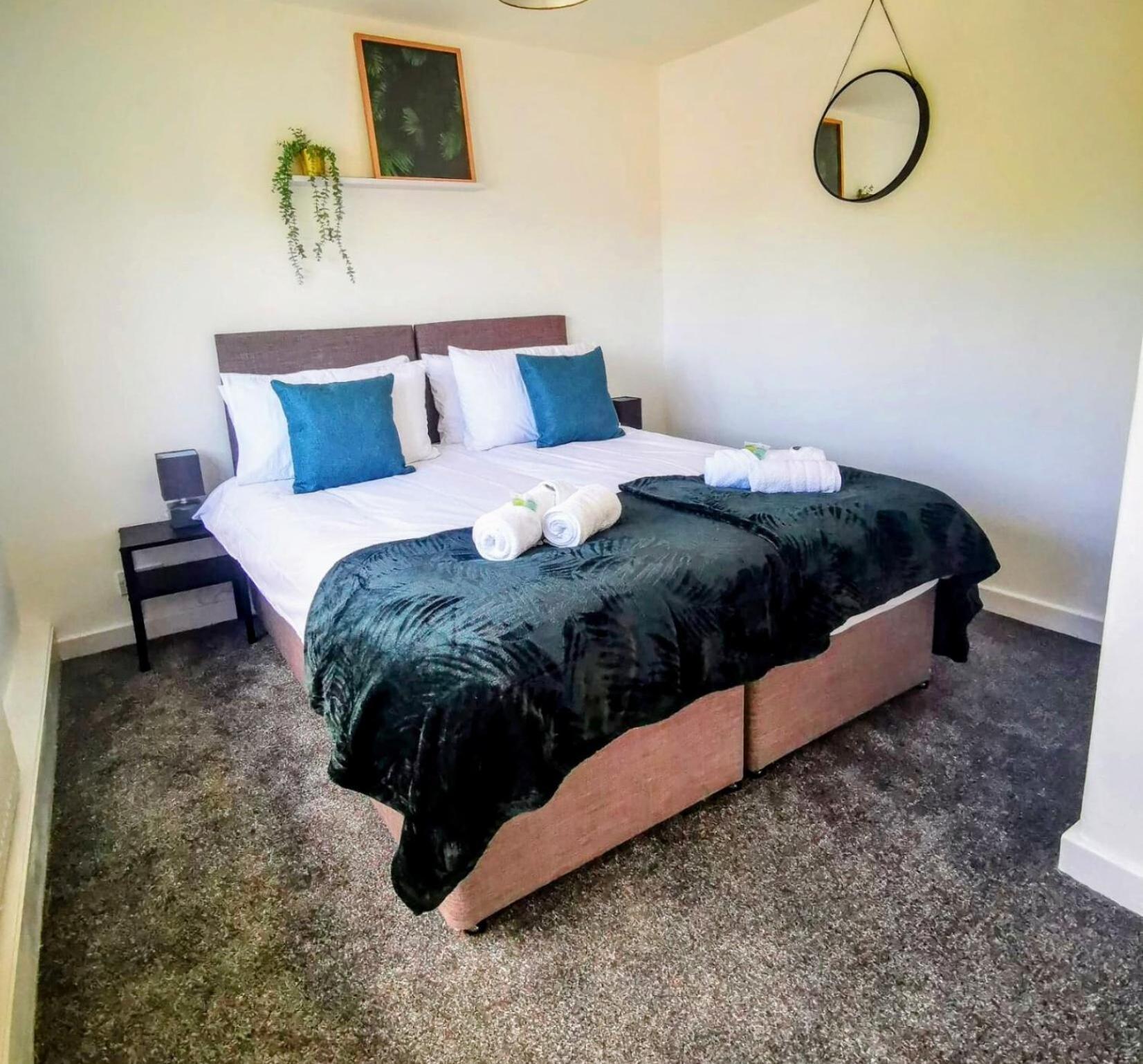 No 7 - Bright, Spacious 3 Bed Home With Parking & Wifi ฮายตัน ภายนอก รูปภาพ