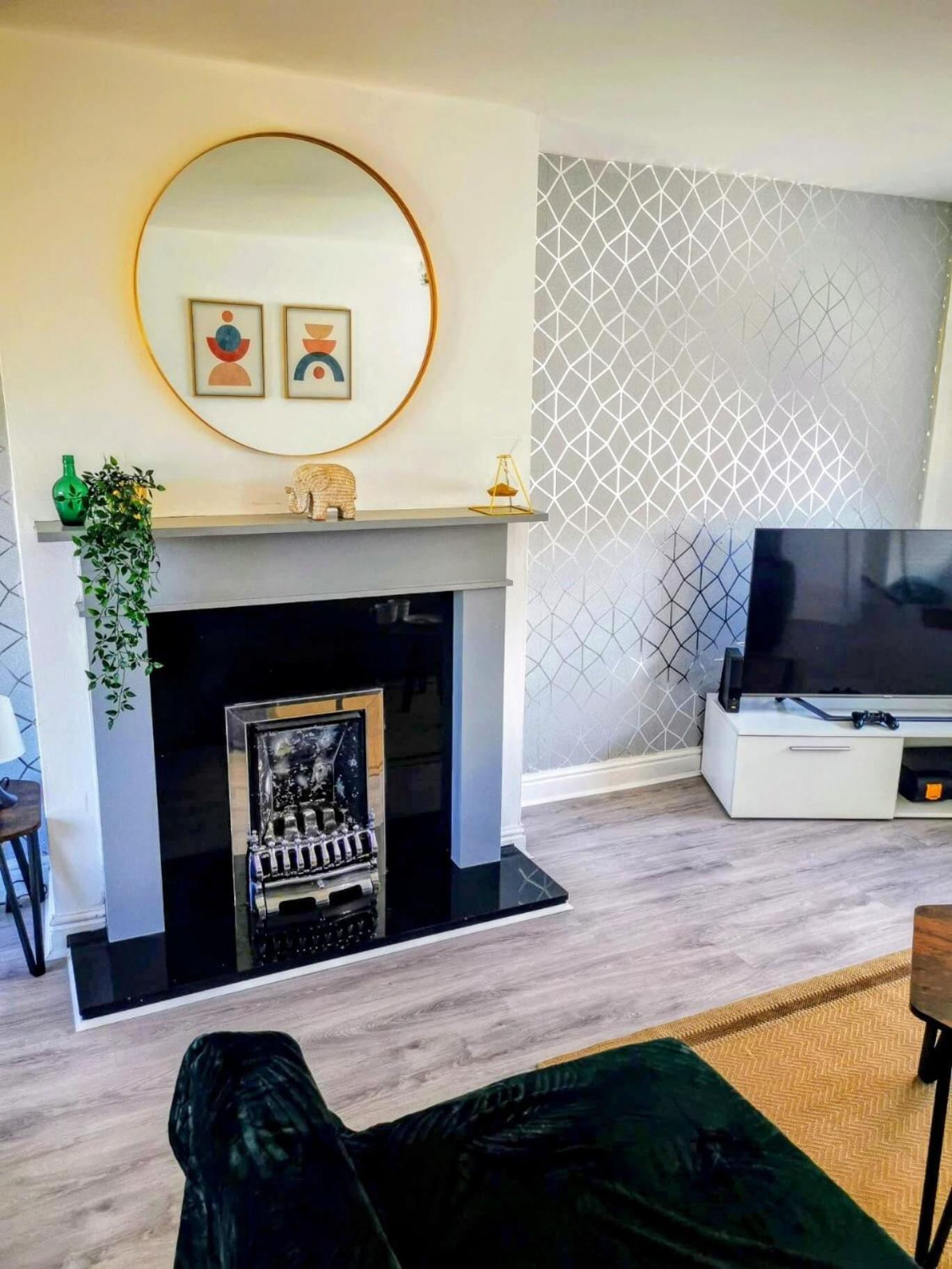 No 7 - Bright, Spacious 3 Bed Home With Parking & Wifi ฮายตัน ภายนอก รูปภาพ