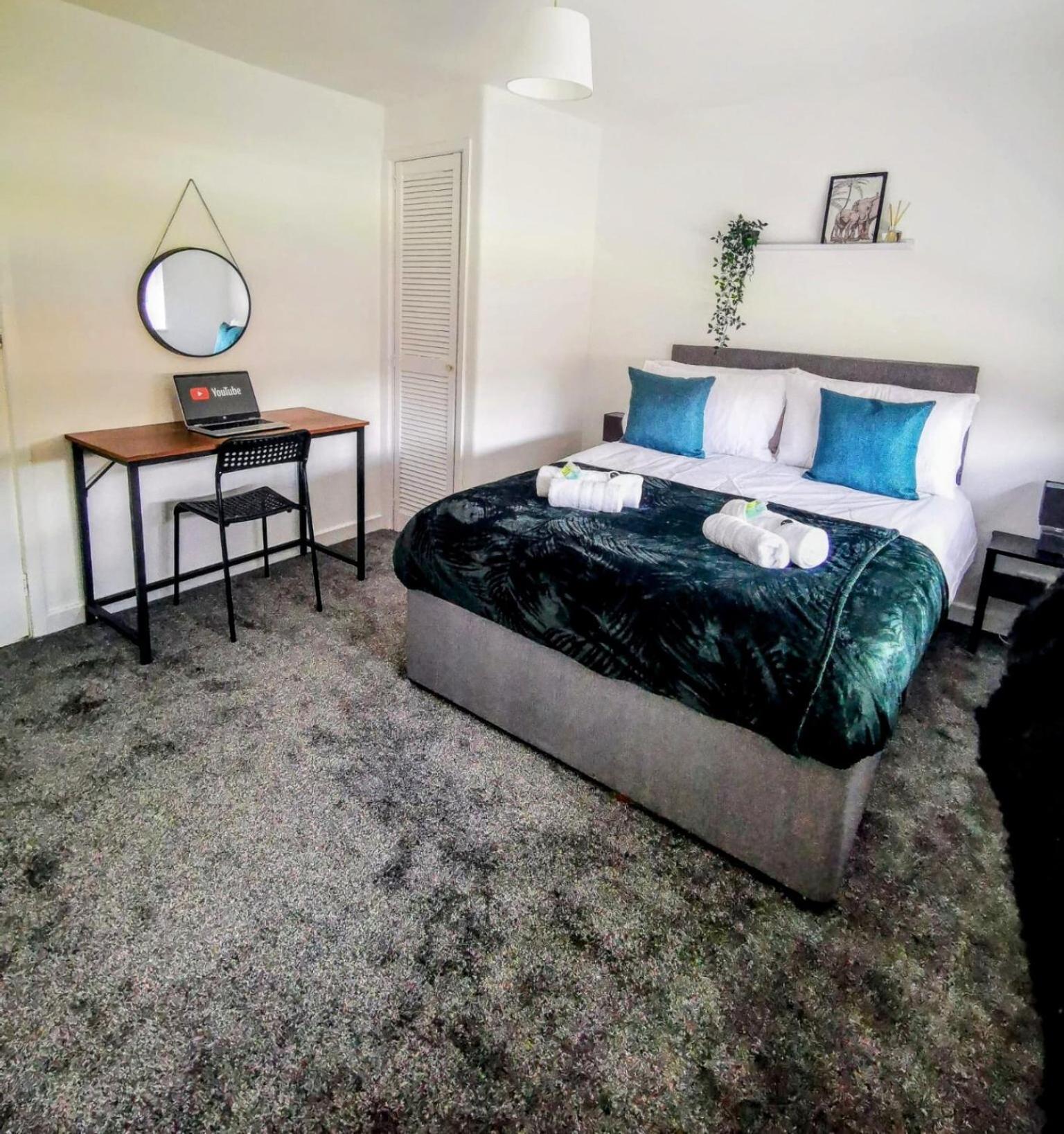No 7 - Bright, Spacious 3 Bed Home With Parking & Wifi ฮายตัน ภายนอก รูปภาพ