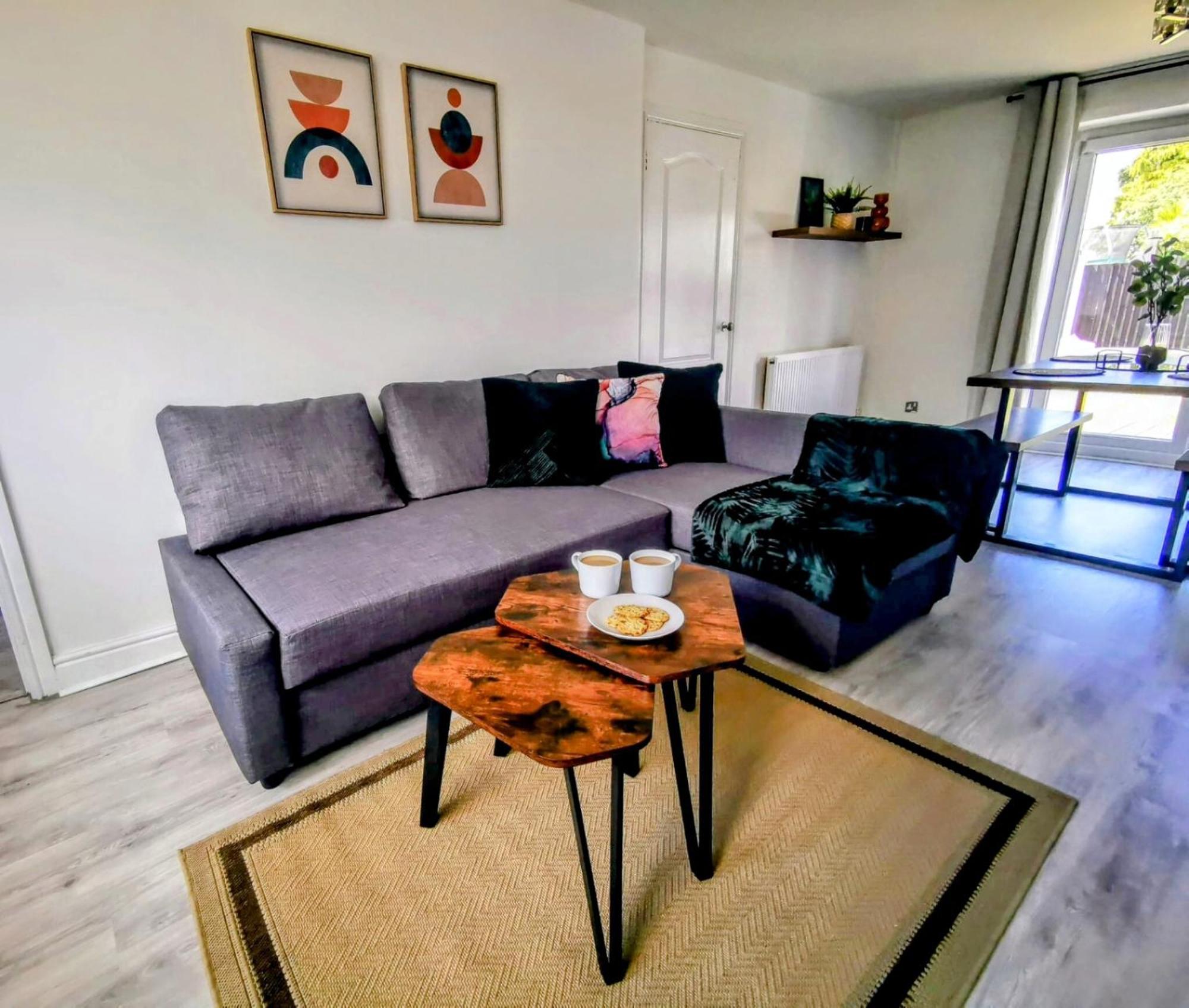 No 7 - Bright, Spacious 3 Bed Home With Parking & Wifi ฮายตัน ภายนอก รูปภาพ