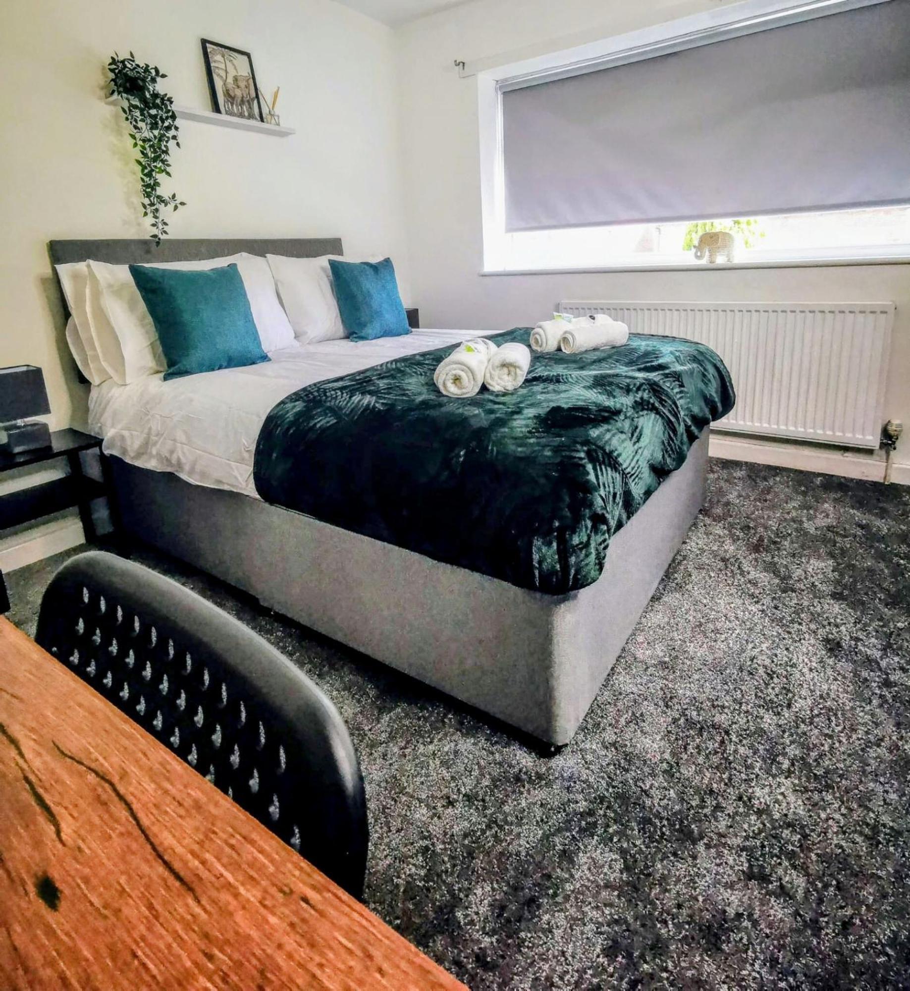 No 7 - Bright, Spacious 3 Bed Home With Parking & Wifi ฮายตัน ภายนอก รูปภาพ