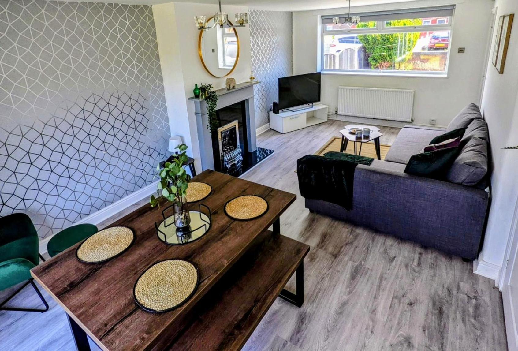 No 7 - Bright, Spacious 3 Bed Home With Parking & Wifi ฮายตัน ภายนอก รูปภาพ