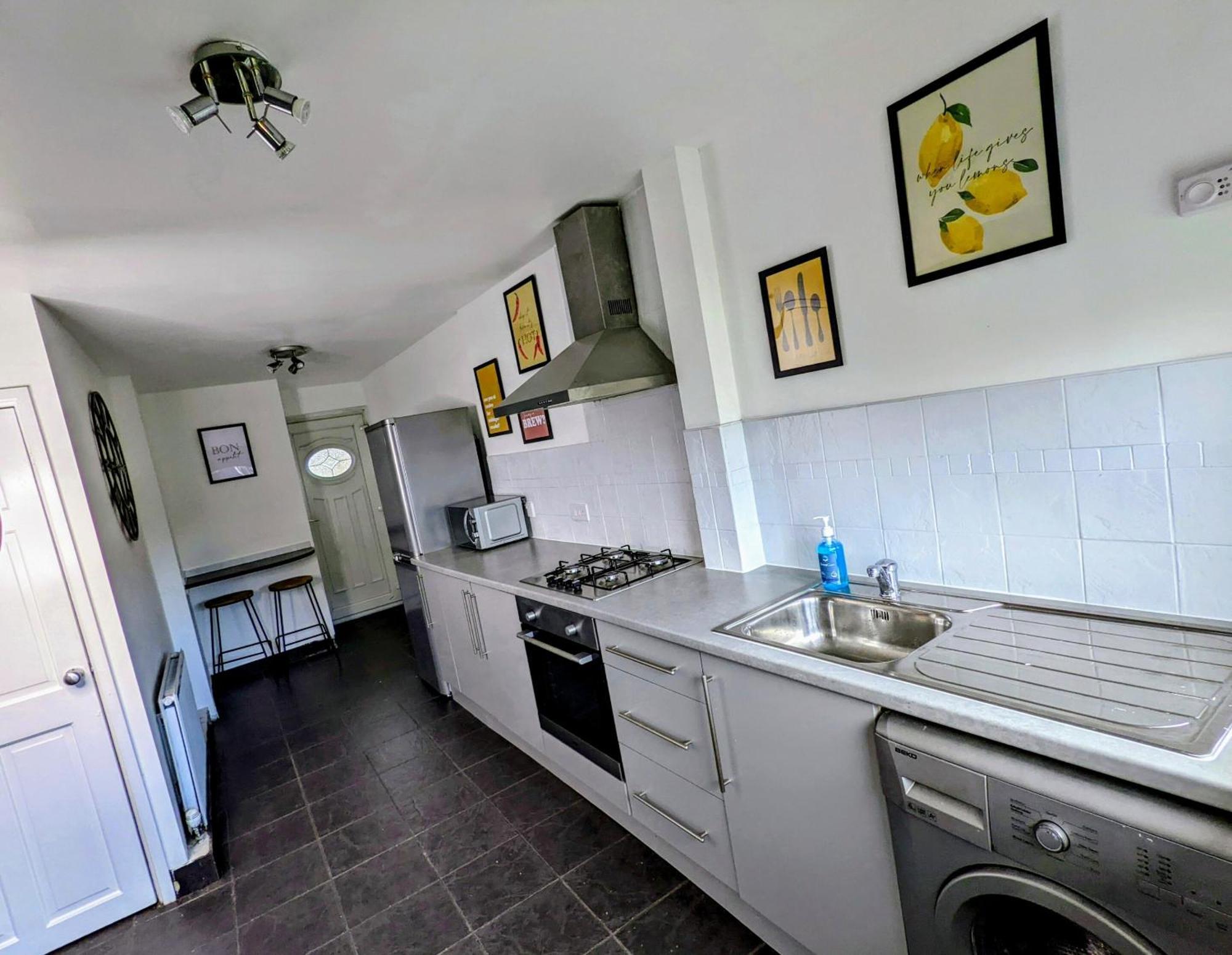 No 7 - Bright, Spacious 3 Bed Home With Parking & Wifi ฮายตัน ภายนอก รูปภาพ